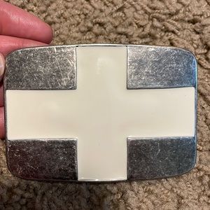 NWOT White enamel and brushed silver universal size belt buckle